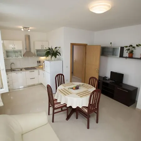 Apartment Paula - With Pool And Sea View Sutivan